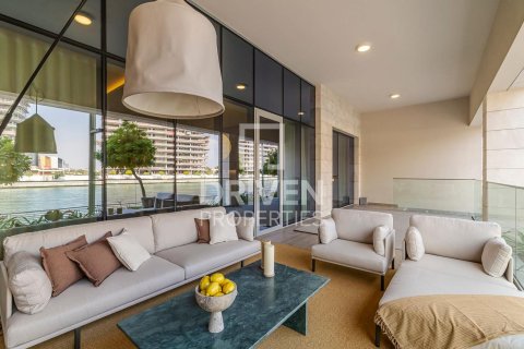 Apartment in Al Wasl, Dubai 3 bedrooms, 366.78 sq.m. № 137107 - photo 20