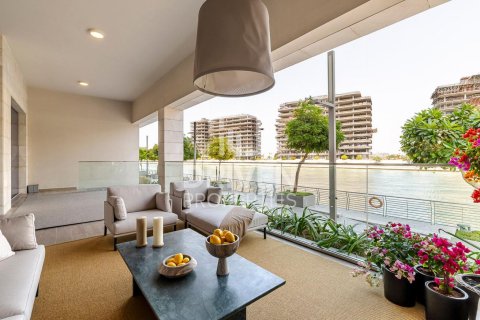 Apartment in Al Wasl, Dubai 3 bedrooms, 366.78 sq.m. № 137107 - photo 21