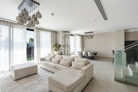 Townhouse in Mohammed Bin Rashid City, Dubai 4 bedrooms, 399.58 sq.m. № 137099 - photo 2
