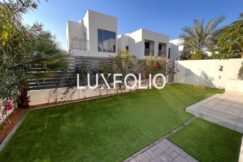 Townhouse in Maple at Dubai Hills Estate, Dubai Hills Estate, Dubai 4 bedrooms, 272 sq.m. № 46418 - photo 3