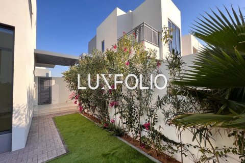 Townhouse in Maple at Dubai Hills Estate, Dubai Hills Estate, Dubai 4 bedrooms, 272 sq.m. № 46418 - photo 4