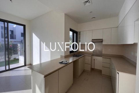 Townhouse in Maple at Dubai Hills Estate, Dubai Hills Estate, Dubai 4 bedrooms, 272 sq.m. № 46418 - photo 2