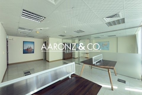 Снять в аренду офис в Джумейра Лейк Тауэрс, Дубай: 61м², № 56074 - фото 11