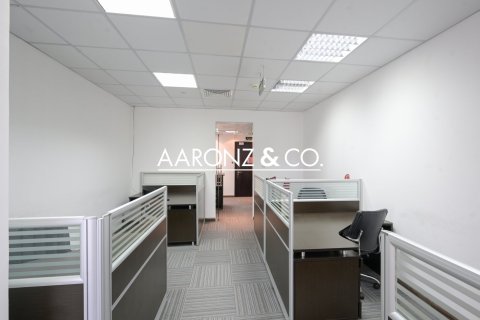 Oficina en Jumeirah Lake Towers, Dubai, 99 m², № 56076 - foto 3