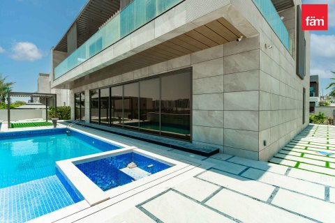 Villa in Al Furjan, Dubai 6 bedrooms, 627.1 sq.m. № 24669 - photo 1