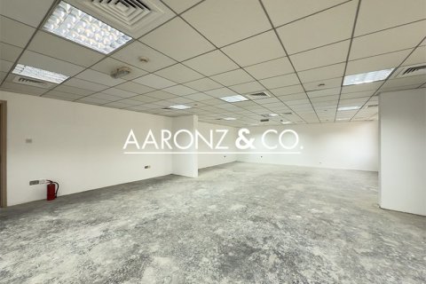 Bureau à Dubai Investment Park, Dubai, 4015 m², № 90748 - photo 4
