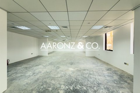 Bureau à Dubai Investment Park, Dubai, 4015 m², № 90748 - photo 9
