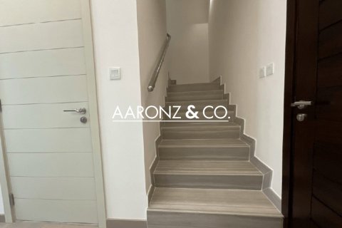 Купить таунхаус в DAMAC Hills (Akoya by DAMAC), Дубай: 3 спальни, 112м², № 90747 - фото 9