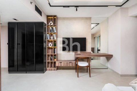 Apartment in Jumeirah Lake Towers, Dubai 47 sq.m. № 57439 - photo 9