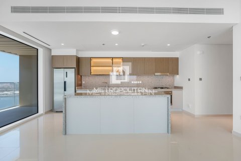 Apartment in EMAAR Beachfront, Dubai Harbour, Dubai 2 bedrooms, 154 sq.m. № 73275 - photo 6