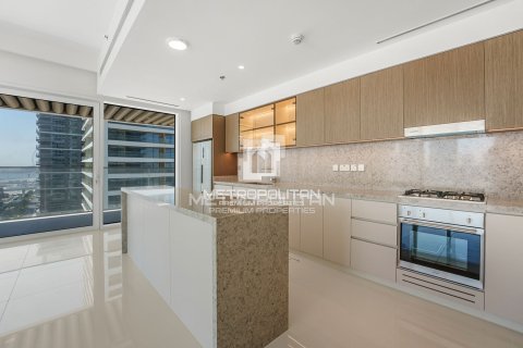 Apartment in EMAAR Beachfront, Dubai Harbour, Dubai 2 bedrooms, 154 sq.m. № 73275 - photo 10