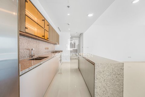 Apartment in EMAAR Beachfront, Dubai Harbour, Dubai 2 bedrooms, 154 sq.m. № 73275 - photo 8