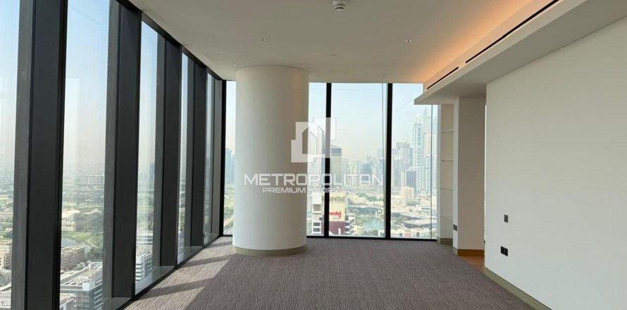 Квартира в Dubai Internet City, Дубай, 4 спальни, 470м², № 73277