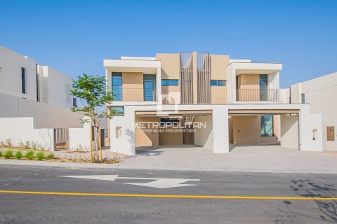 Villa à Al Furjan, Dubai, 4 chambres, 420 m², № 73279 - photo 1