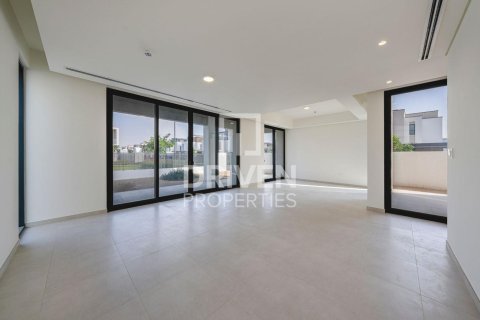 Villa en Arabian Ranches 3, Dubai, 4 dormitorios, 381 m², № 87673 - foto 2