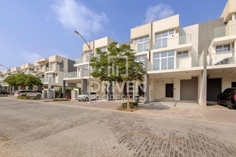 Adosado en DAMAC Hills (Akoya by DAMAC), Dubai, 5 dormitorios, 228 m², № 87671 - foto 23
