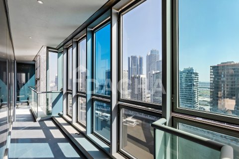 Apartment in Business Bay, Dubai 4 bedrooms, 260 sq.m. № 105073 - photo 13