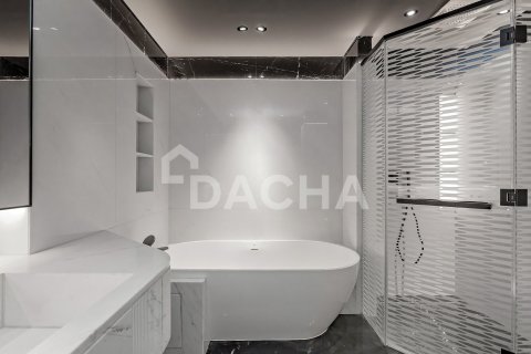 Apartment in Business Bay, Dubai 4 bedrooms, 260 sq.m. № 105073 - photo 21