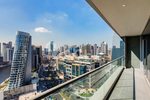 Apartment in Business Bay, Dubai 4 bedrooms, 260 sq.m. № 105073 - photo 19