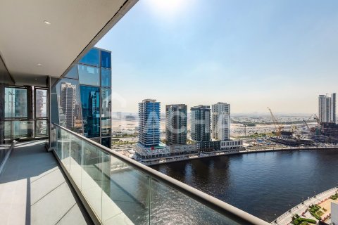 Apartment in Business Bay, Dubai 4 bedrooms, 260 sq.m. № 105073 - photo 18