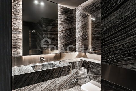 Apartment in Business Bay, Dubai 4 bedrooms, 260 sq.m. № 105073 - photo 24
