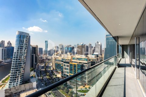Apartment in Business Bay, Dubai 4 bedrooms, 260 sq.m. № 105073 - photo 16