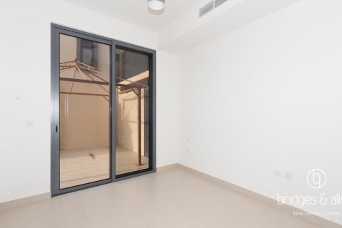 Снять в аренду виллу в Дубай Хилс Эстейт, Дубай: 4 спальни, 271м², № 113988 - фото 12