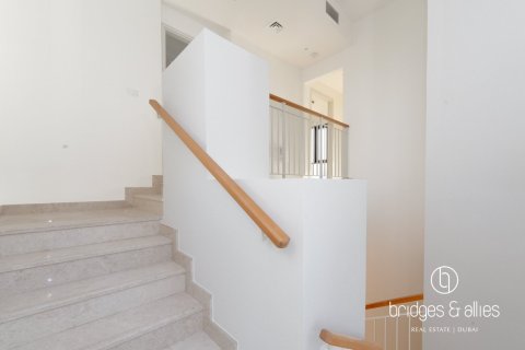 Снять в аренду виллу в Дубай Хилс Эстейт, Дубай: 4 спальни, 271м², № 113988 - фото 9