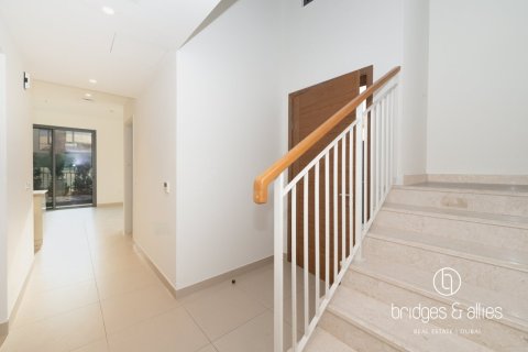 Снять в аренду виллу в Дубай Хилс Эстейт, Дубай: 4 спальни, 271м², № 113988 - фото 11