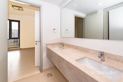 Снять в аренду виллу в Дубай Хилс Эстейт, Дубай: 4 спальни, 271м², № 113988 - фото 22