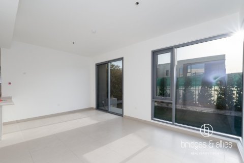 Снять в аренду виллу в Дубай Хилс Эстейт, Дубай: 4 спальни, 271м², № 113988 - фото 14