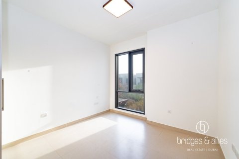 Снять в аренду виллу в Дубай Хилс Эстейт, Дубай: 4 спальни, 271м², № 113988 - фото 24