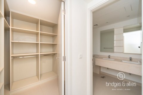Снять в аренду виллу в Дубай Хилс Эстейт, Дубай: 4 спальни, 271м², № 113988 - фото 16