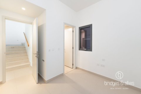 Снять в аренду виллу в Дубай Хилс Эстейт, Дубай: 4 спальни, 271м², № 113988 - фото 8