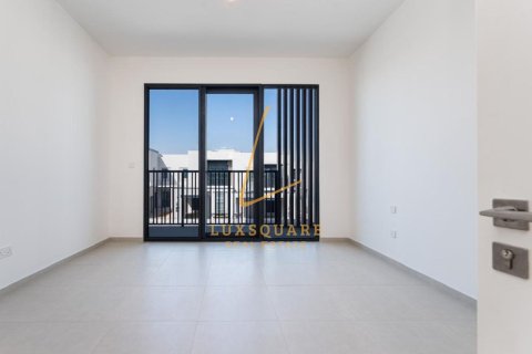 Снять в аренду таунхаус в Джабаль-Али, Дубай: 4 спальни, 336м², № 113996 - фото 12