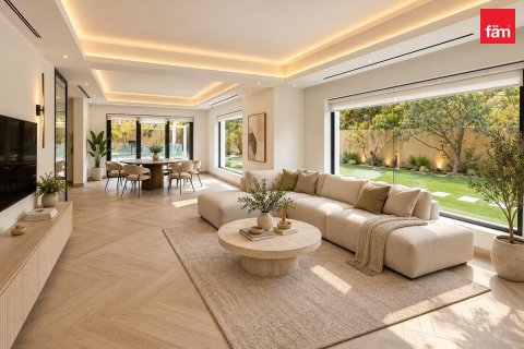 Villa en Dubai, 5 dormitorios, 1046.9 m², № 141792 - foto 2