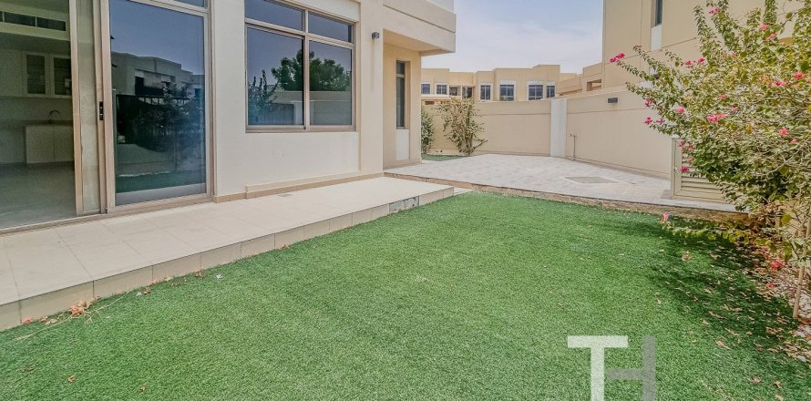 تاون هاوس في Town Square, دبي 4 غرف نوم, 225 م² رقم 14090