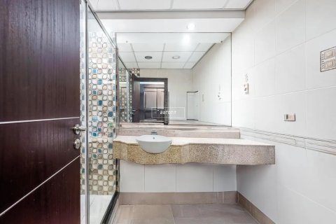 Apartment in Jumeirah Lake Towers, Dubai 2 bedrooms, 107.1 sq.m. № 50340 - photo 7