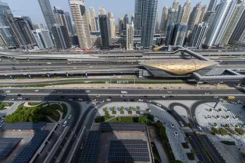 Apartment in Jumeirah Lake Towers, Dubai 2 bedrooms, 107.1 sq.m. № 50340 - photo 11