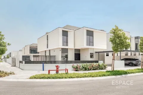 Купить виллу в Murooj Al Furjan, Al Furjan, Дубай: 4 спальни, 323м², № 71096 - фото 1