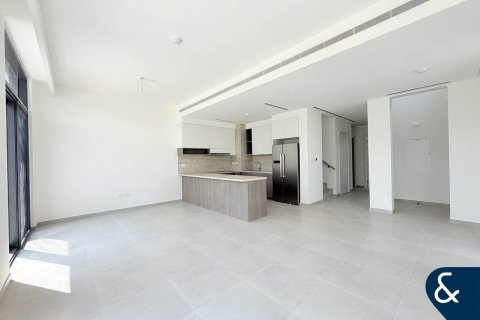 Снять в аренду виллу в Мудоне, Дубай: 4 спальни, 266м², № 76097 - фото 3