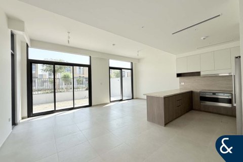 Снять в аренду виллу в Мудоне, Дубай: 4 спальни, 266м², № 76097 - фото 4