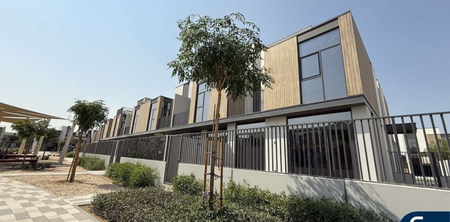 Вилла в Мудоне, Дубай, 4 спальни, 266м², № 76097