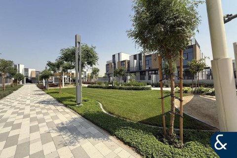 Снять в аренду виллу в Мудоне, Дубай: 4 спальни, 266м², № 76097 - фото 10