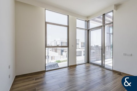 Villa in Al Furjan, Dubai 4 bedrooms, 428 sq.m. № 76099 - photo 20