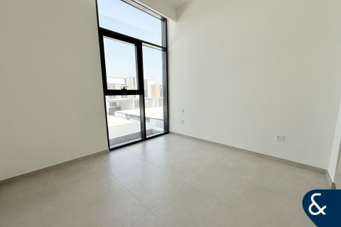 Villa in Mudon, Dubai 4 bedrooms, 246 sq.m. № 76110 - photo 5