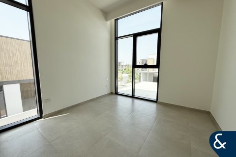 Villa in Mudon, Dubai 4 bedrooms, 246 sq.m. № 76110 - photo 4