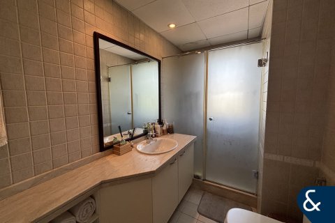 Villa en Dubai Investment Park, Dubai, 4 dormitorios, 375 m², № 76098 - foto 20