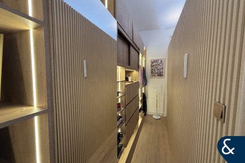 Villa en Dubai Investment Park, Dubai, 4 dormitorios, 375 m², № 76098 - foto 13