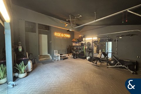 Villa en Dubai Investment Park, Dubai, 4 dormitorios, 375 m², № 76098 - foto 4